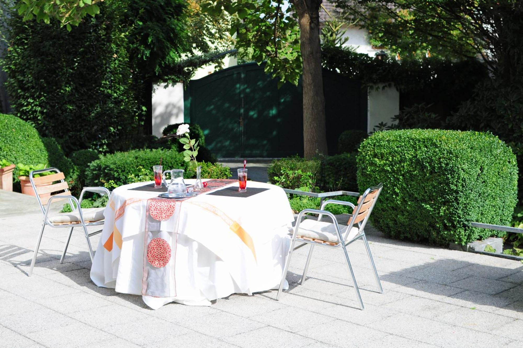Hotel Krone Ueberlingen Am Ried Зинген Экстерьер фото
