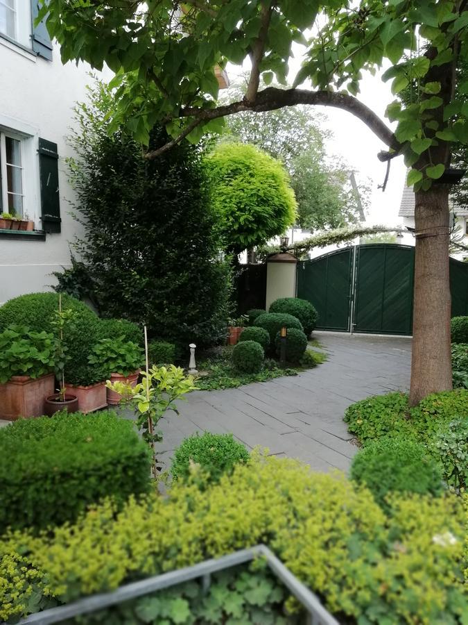 Hotel Krone Ueberlingen Am Ried Зинген Экстерьер фото